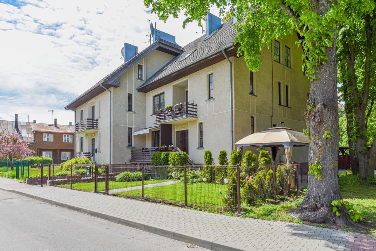 Medziotoju Apartment In Old City Palanga Exteriör bild