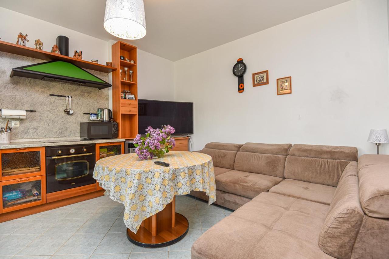 Medziotoju Apartment In Old City Palanga Exteriör bild